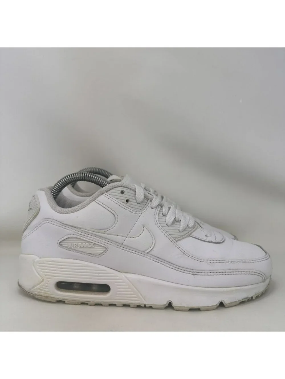Nike Air Max 90 Shoes Triple White Size 7Y / Women’s Size 8.5